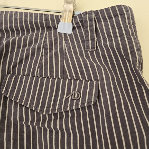 VTG NIKE Women's Vertical Striped Shorts 12 - Picture 4 of 6